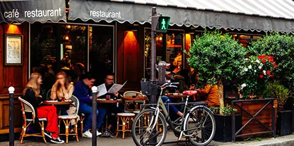 Romantische restaurantjes in de straten van parijs