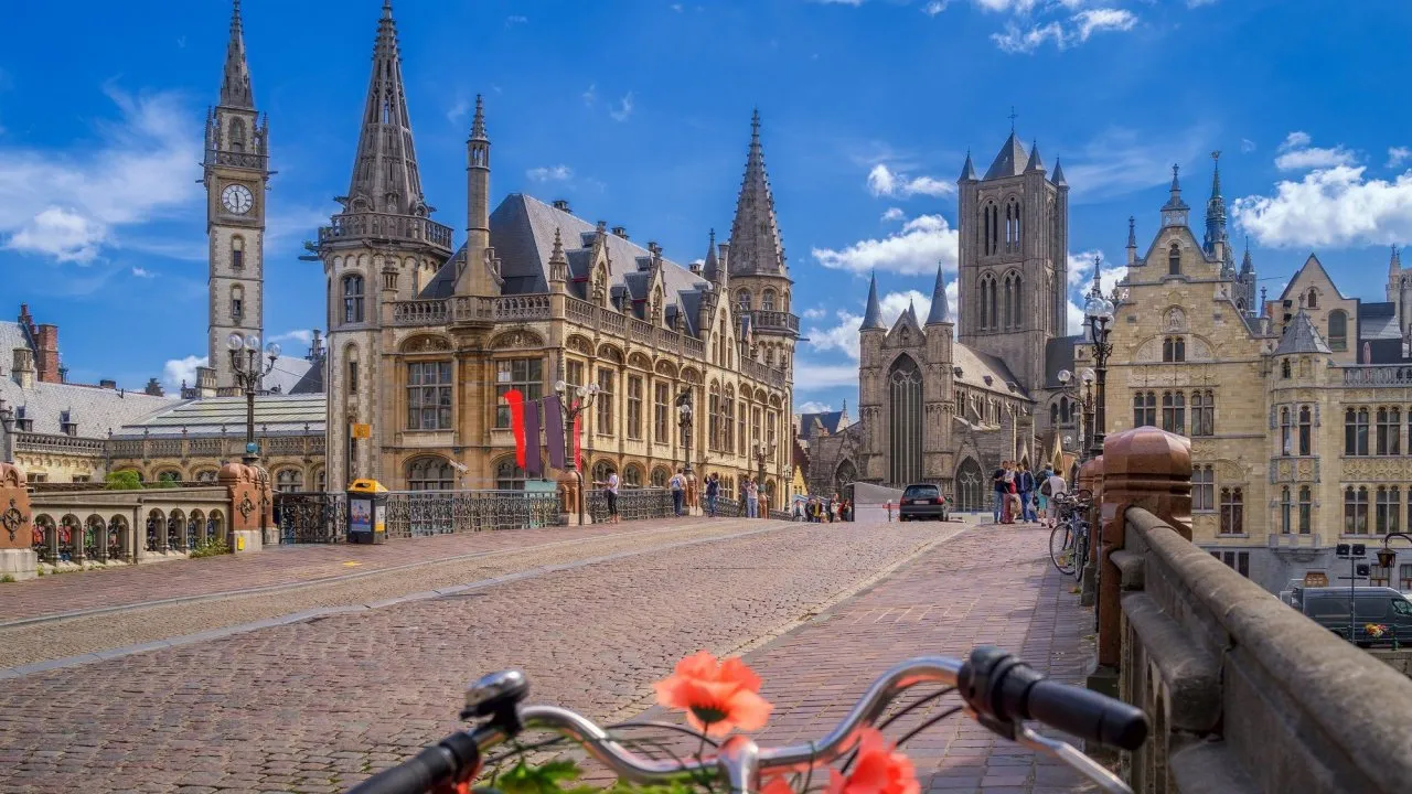 Verblijf aan de oevers van de Leie in de historische stad Gent (ook incl. ontbijt boekbaar)